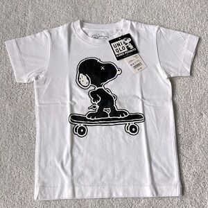 NWT Kids Limited Edition Uniqlo x Kaws x Peanuts Snoopy Tee shirt - size 5-6​